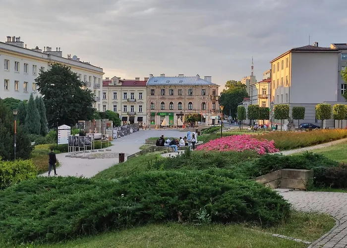 Dom Na Wylacznosc Przy Prostej, Z Ogrodkiem I Parkingiem Faktury Vat