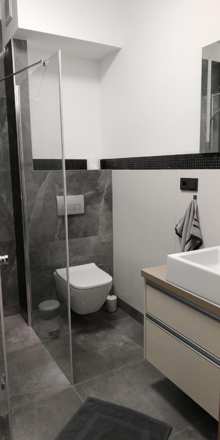 Apartment Dom Na Wylacznosc Przy Prostej, Z Ogrodkiem I Parkingiem Faktury Vat