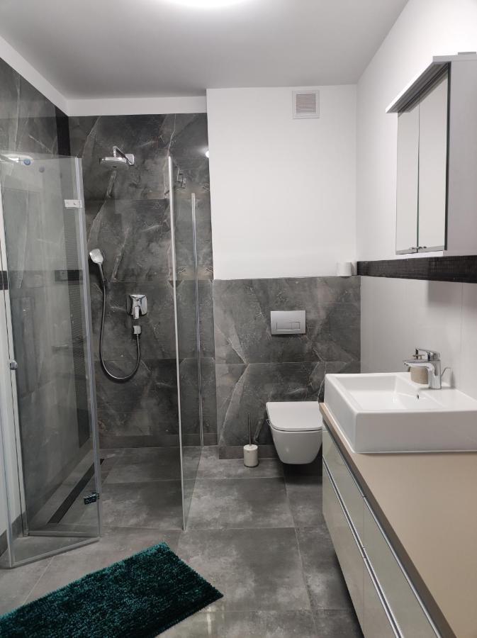 Dom Na Wylacznosc Przy Prostej, Z Ogrodkiem I Parkingiem Faktury Vat Apartment Kielce