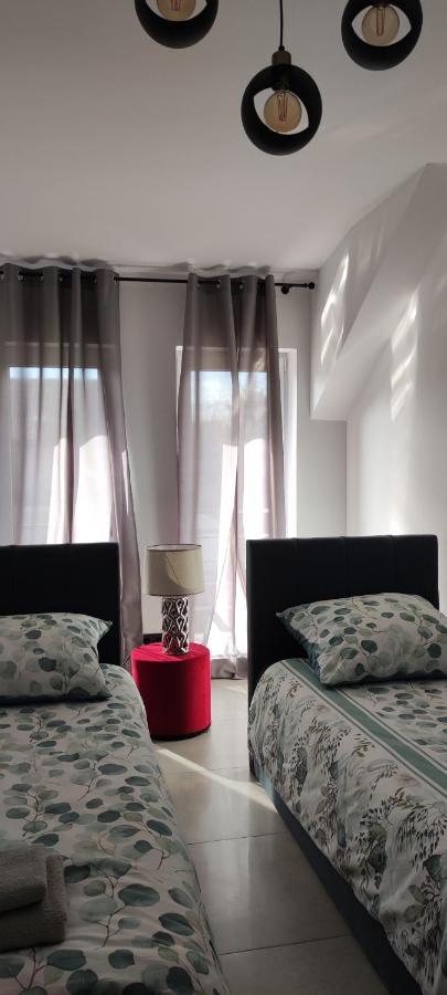 Apartment Dom Na Wylacznosc Przy Prostej, Z Ogrodkiem I Parkingiem Faktury Vat *