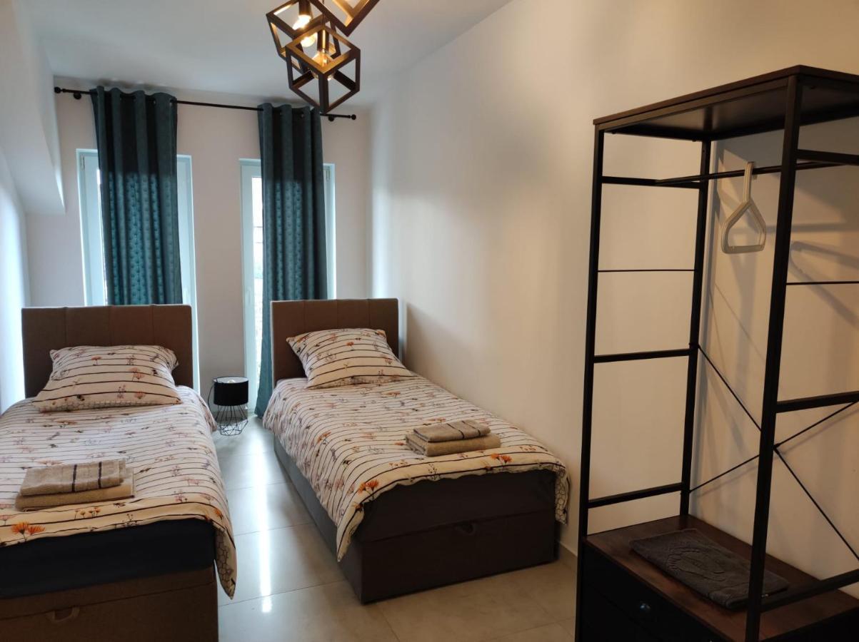 Apartment Dom Na Wylacznosc Przy Prostej, Z Ogrodkiem I Parkingiem Faktury Vat Kielce