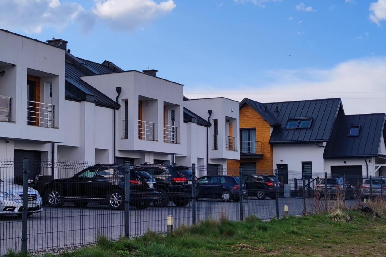 Apartment Dom Na Wylacznosc Przy Prostej, Z Ogrodkiem I Parkingiem Faktury Vat Kielce