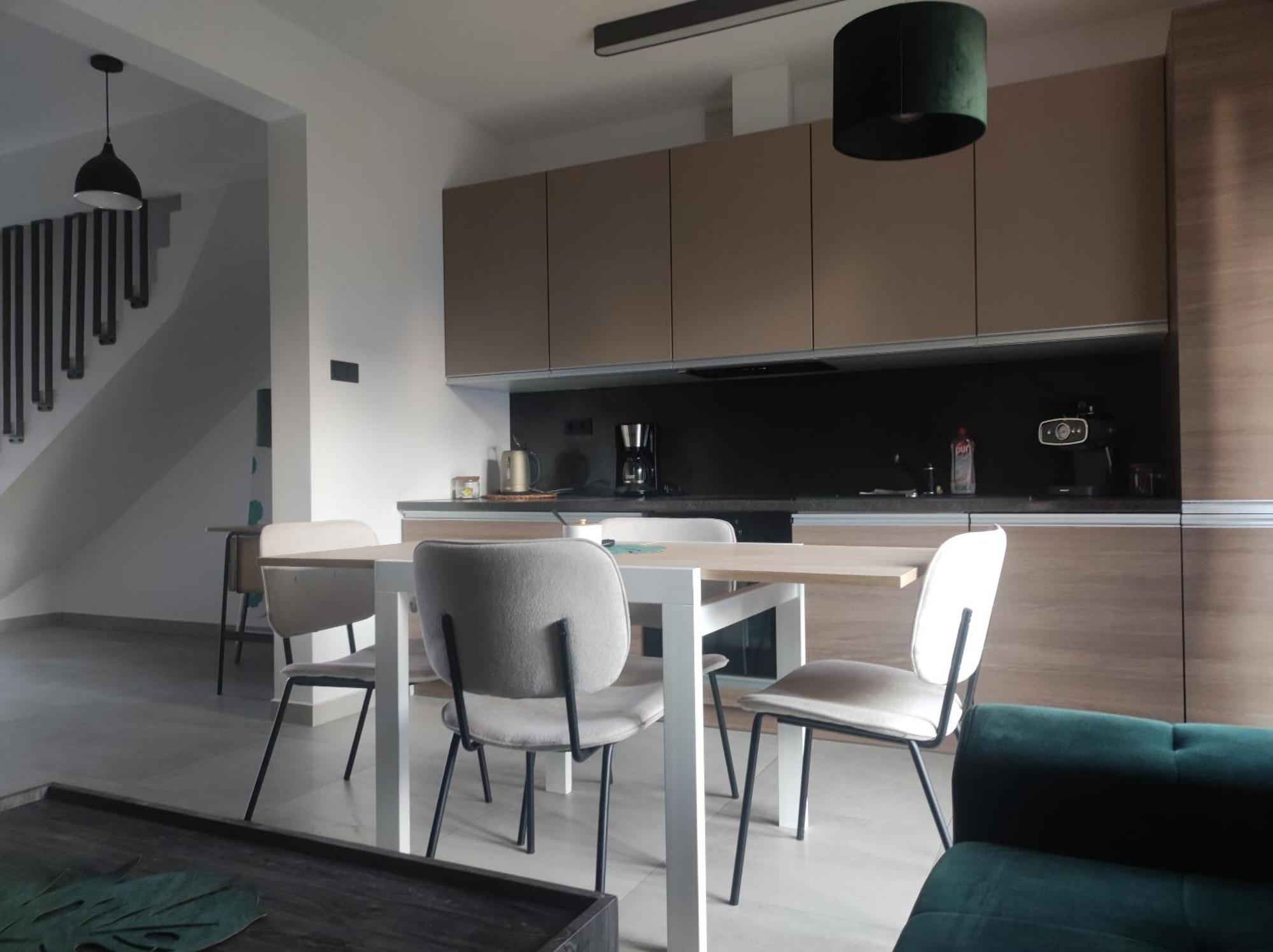 Apartment Dom Na Wylacznosc Przy Prostej, Z Ogrodkiem I Parkingiem Faktury Vat Kielce